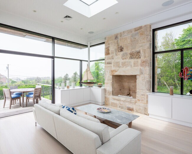 Building Photo - 43 Surfside Ave