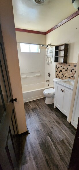 Building Photo - 3365 Buckner St