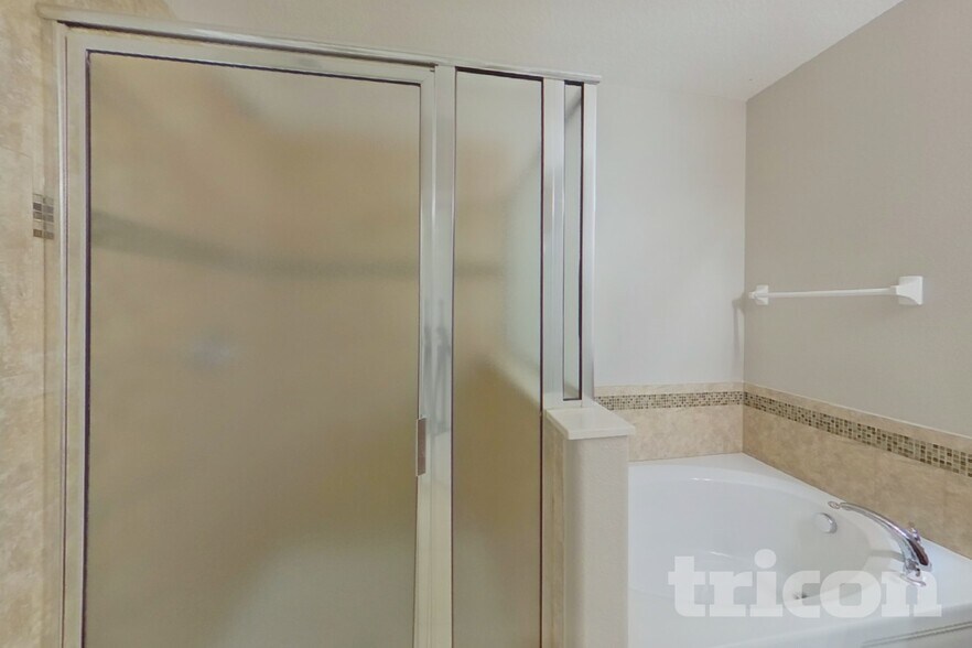 Building Photo - 3720 Briarwood Estates Cir