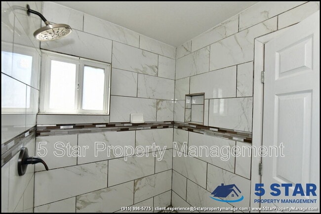 Building Photo - 908 Bolivia St