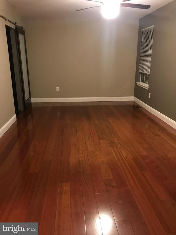 Building Photo - 10354 College Square