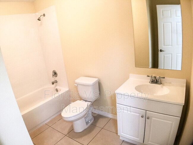 Building Photo - 332 Dundee Dr