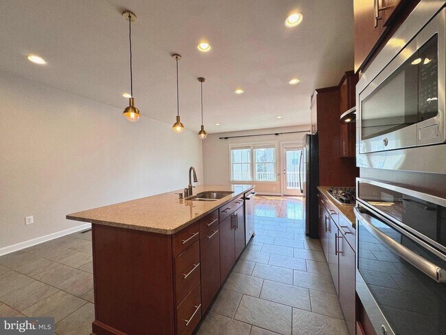 Building Photo - 20649 Duxbury Terrace