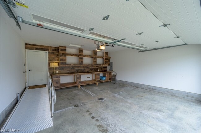 Building Photo - 15335 Knox Cir