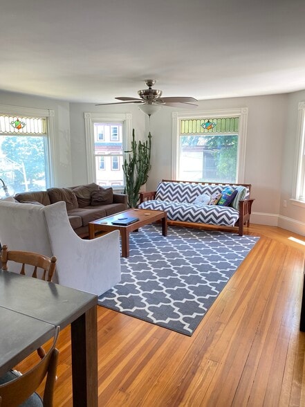 Building Photo - 90 Chandler St