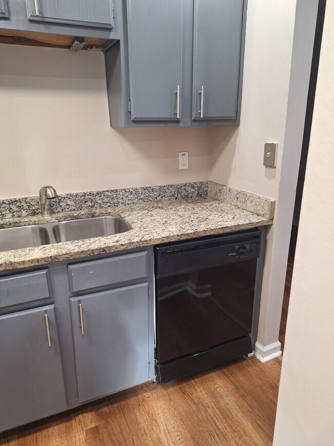 Building Photo - 867 Brandy Oaks Ln