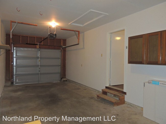 Building Photo - 2 br, 1 bath House - 4292 Manhattan East