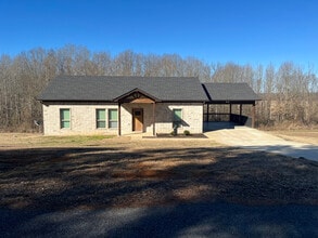 Building Photo - 118 Union Rd