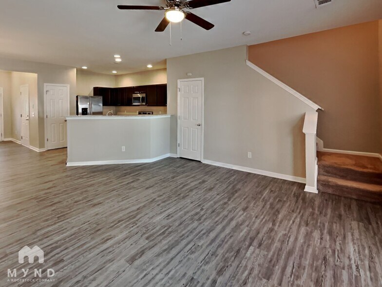 Building Photo - 3316 Fernview Dr