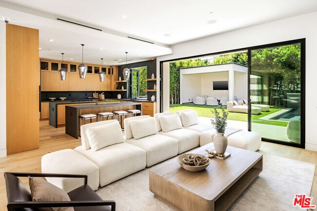 Building Photo - 14822 Hesby St