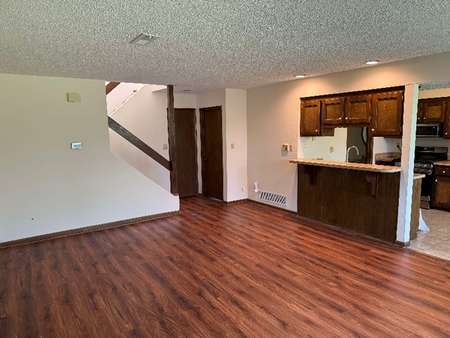 Building Photo - 8323 Woodson Dr