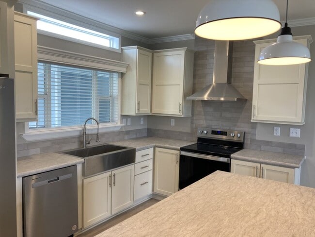 Building Photo - 3604 Campari Dr