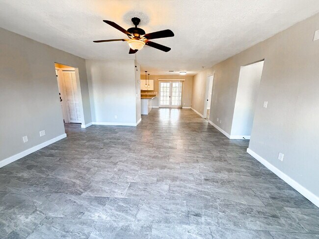 Building Photo - COUNTRY LIVING ON 5 ACRES WITH 3 BED, 3 BA...