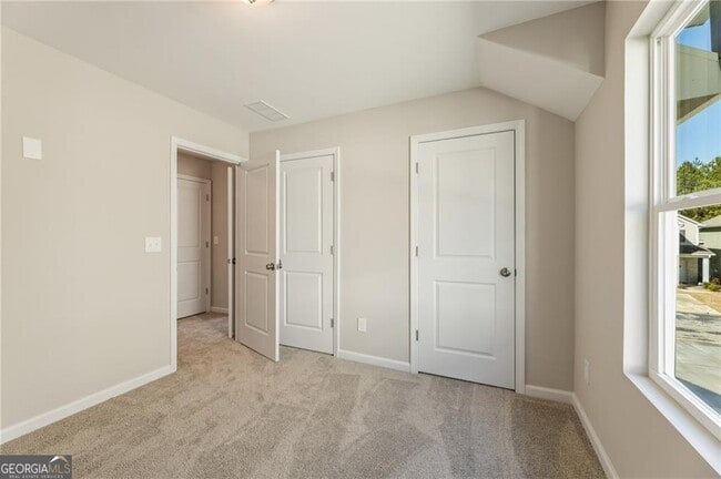 Building Photo - 978 Valley Rock Dr