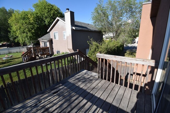 Building Photo - Huge 6 Bed 2 Bath Home in SLC!!!