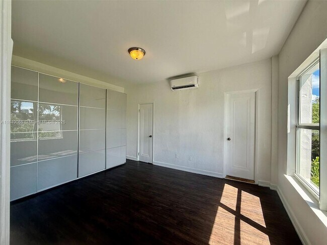 Building Photo - 4035 Meridian Ave