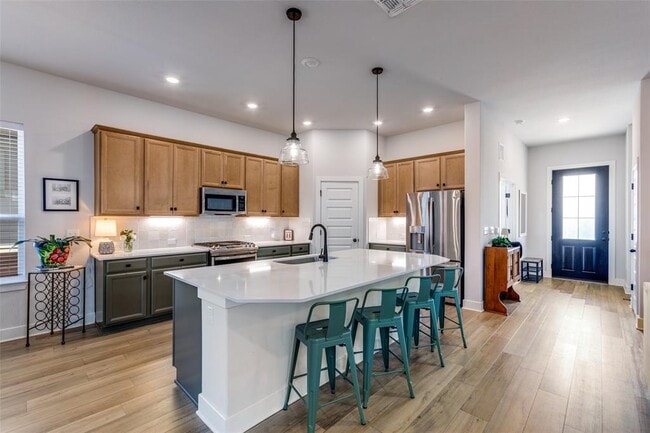 Building Photo - 5808 Rangeland Rd