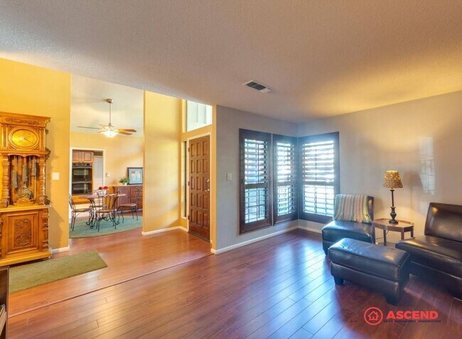 Building Photo - *MOVE IN SPECIAL!!*