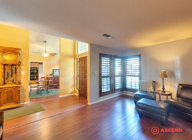 Building Photo - Phenomenal Home On The West Side of Town – Near Bakersfield Marketplace