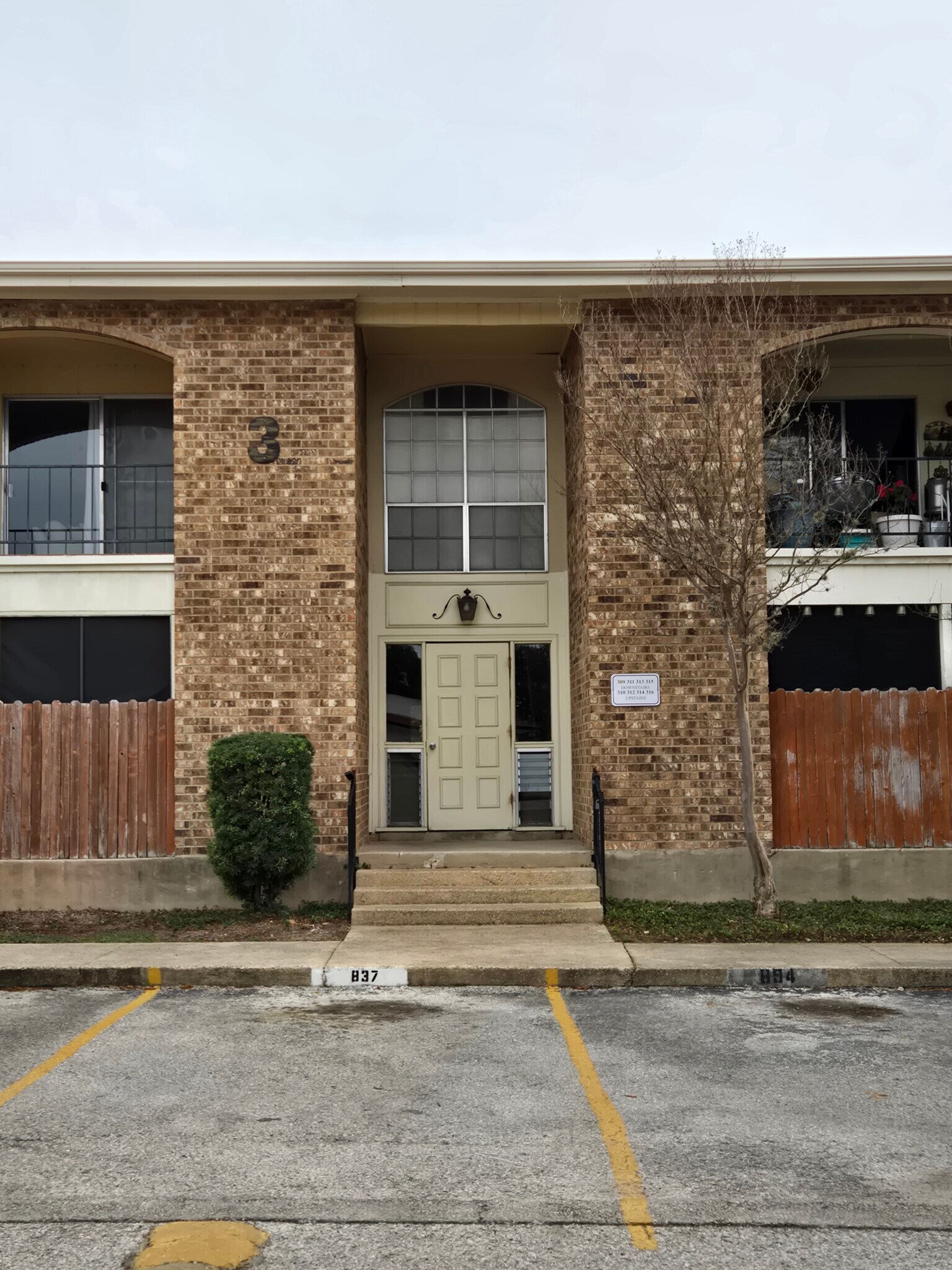 Building Photo - 1819 Babcock Rd