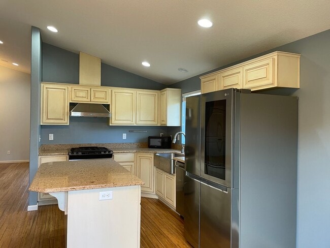 Building Photo - CHARMING Ranch-Style Home in Ridgefield, WA! 3 Bedrooms & 2 Baths! Walk-In Closet! Spacious Floor...