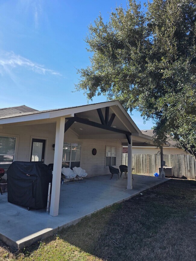 Building Photo - 20034 Silver Rock Dr