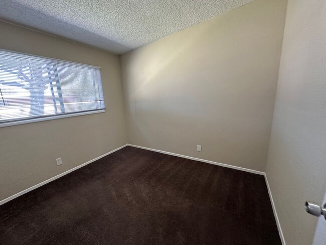 Building Photo - Spacious 3-Bedroom Unit with Detached Gara...