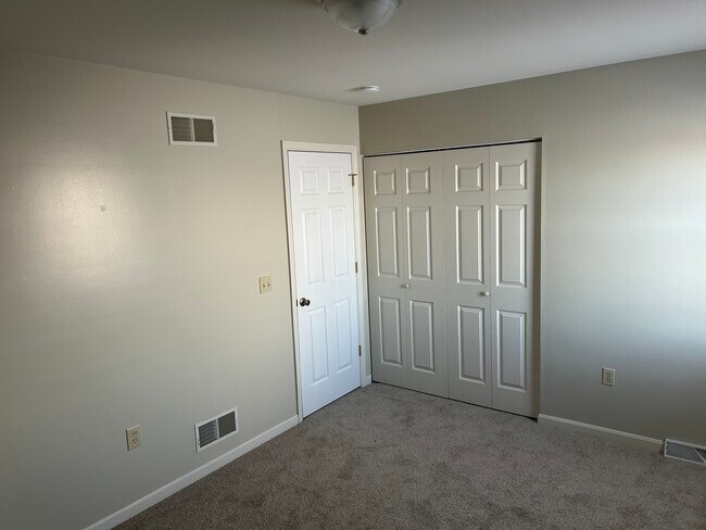 Building Photo - 320 Mt Vernon Rd