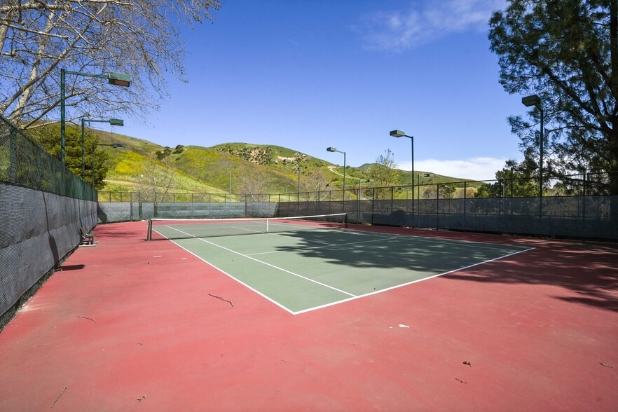 Building Photo - 19539 Shadow Springs Way