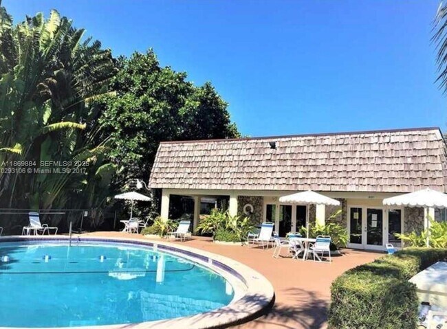 Building Photo - 3123 Oakland Shores Dr