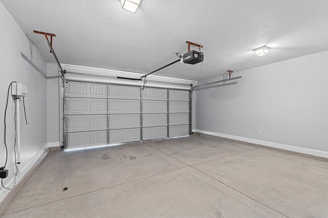 Building Photo - 1132 Sierra Ln