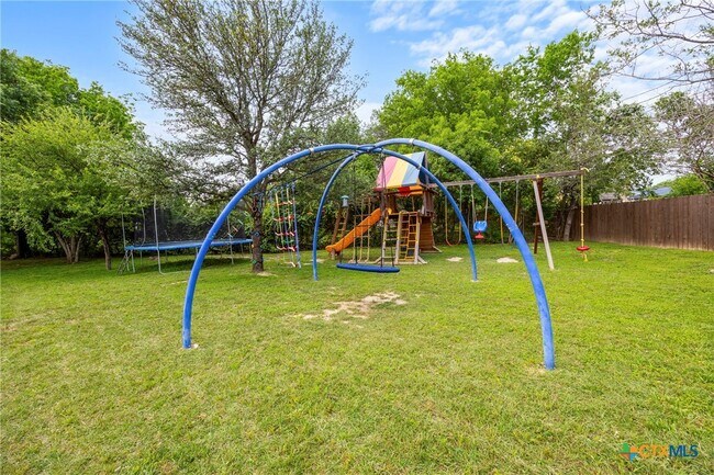 Building Photo - 921 Indian Trail