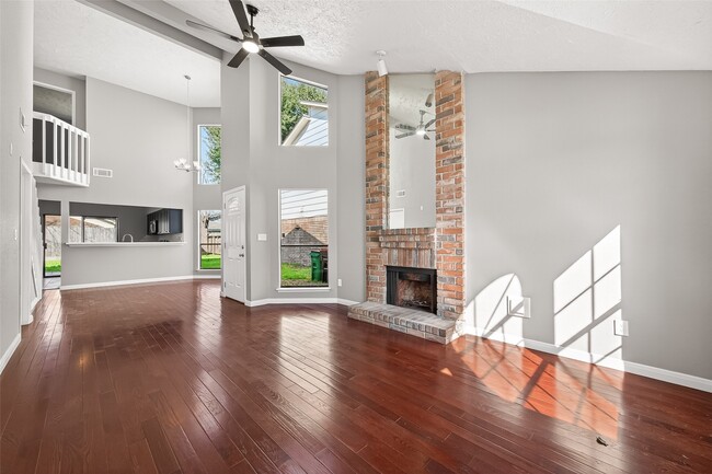 Building Photo - 10707 Staghill Dr