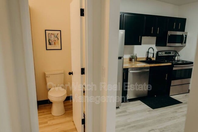 Building Photo - 3007 W 33rd Ave