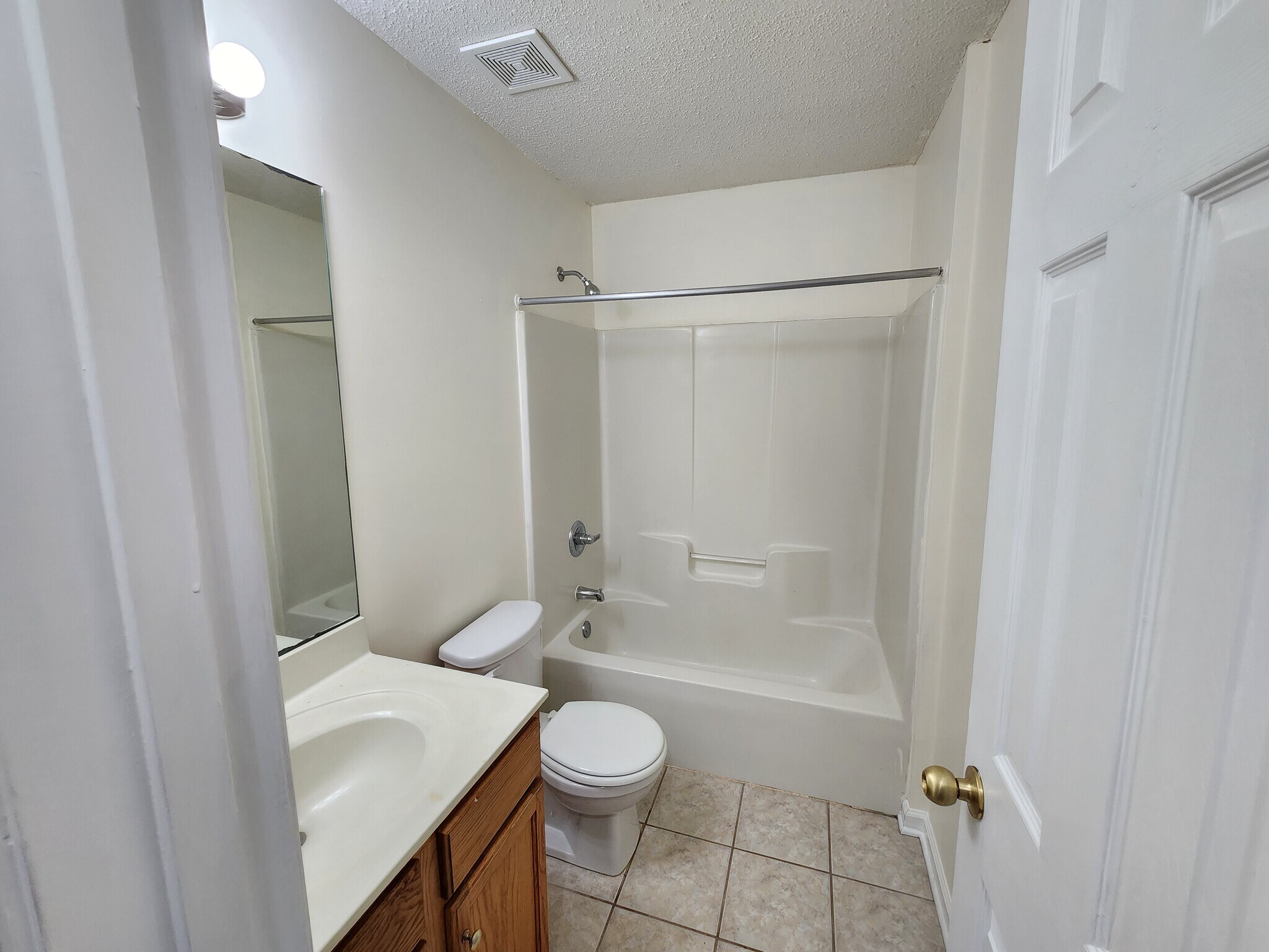 Building Photo - 1140 Towne Square Ln