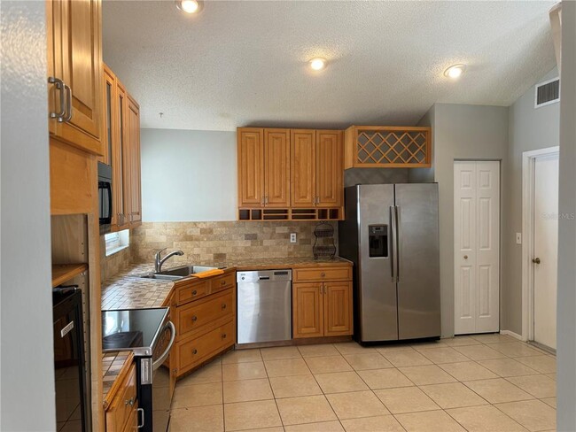 Building Photo - 5906 Birchwood Dr