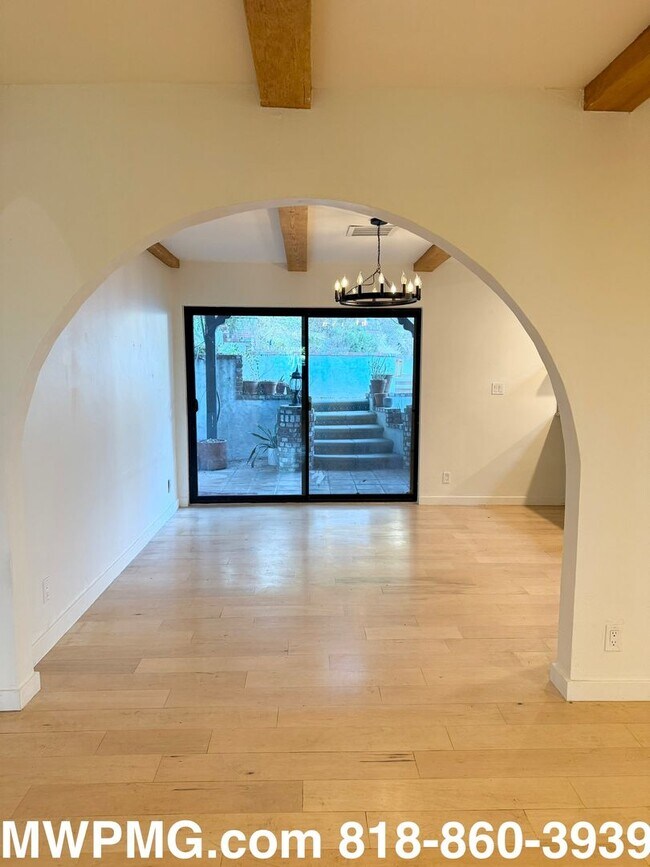 Building Photo - 4Bed 3Bath Woodland Hills home is an absol...