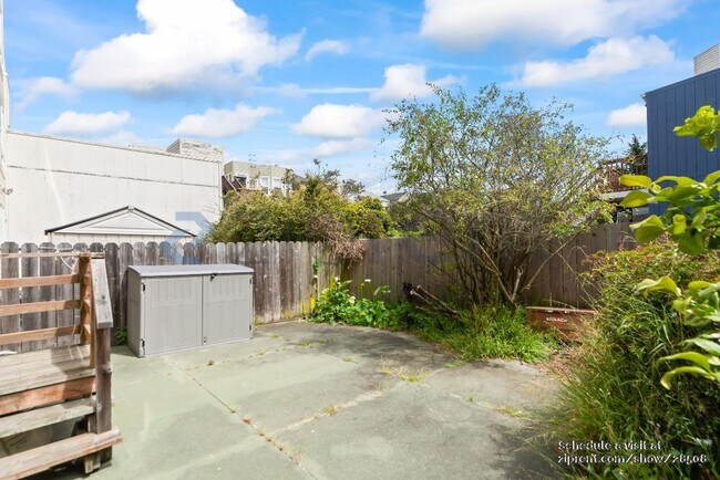 Building Photo - 1141 Irving St