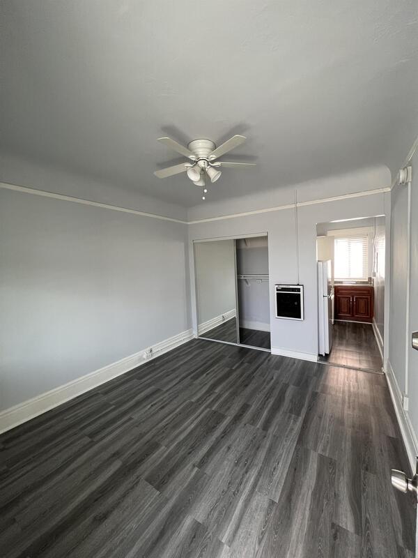 Building Photo - 14 Wavecrest Ave