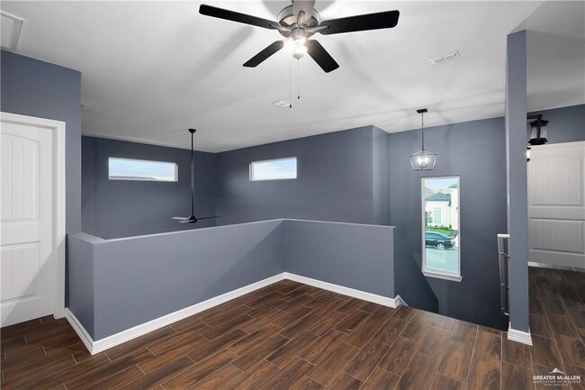 Building Photo - 1517 E Optimum Dr