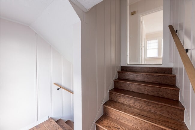 Building Photo - 608 Avondale St