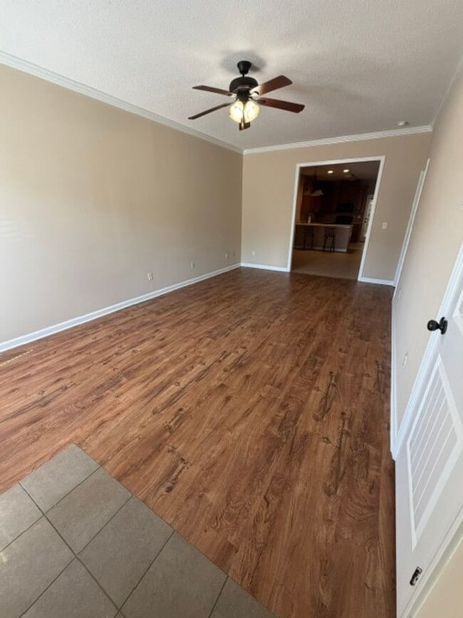 Building Photo - Charming 3 bedroom 2 bath home available now