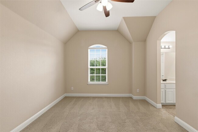 Building Photo - 3167 Izabella Ct