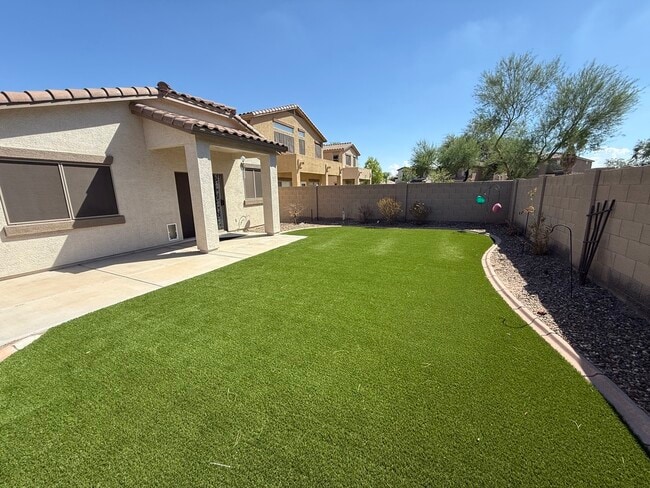 Building Photo - 3972 E Timberline Rd