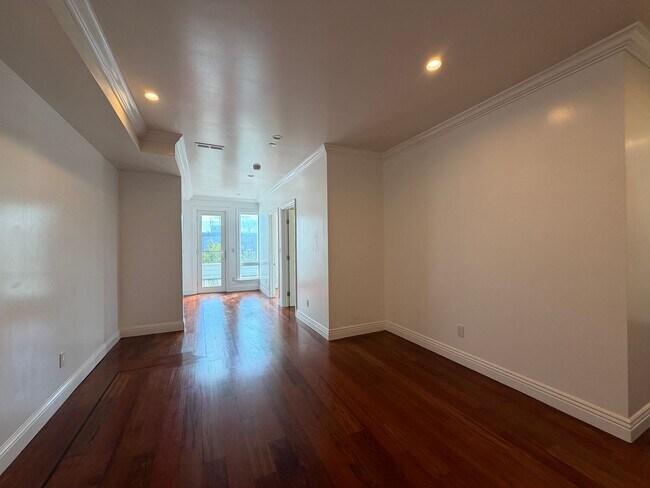 Building Photo - 261B Dolores St