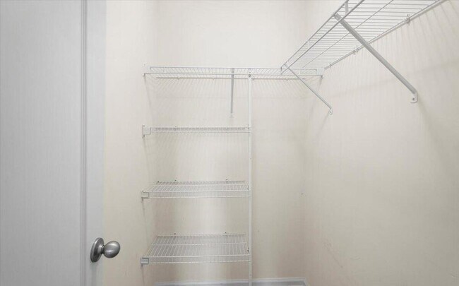 Building Photo - 612 Wishing Wy