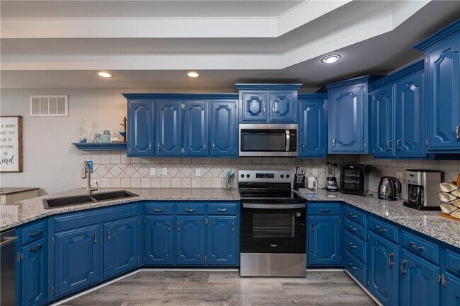 Building Photo - 12 Itetbury Ln