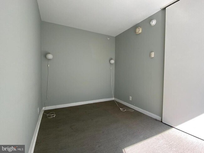 Building Photo - 1101 3rd St SW