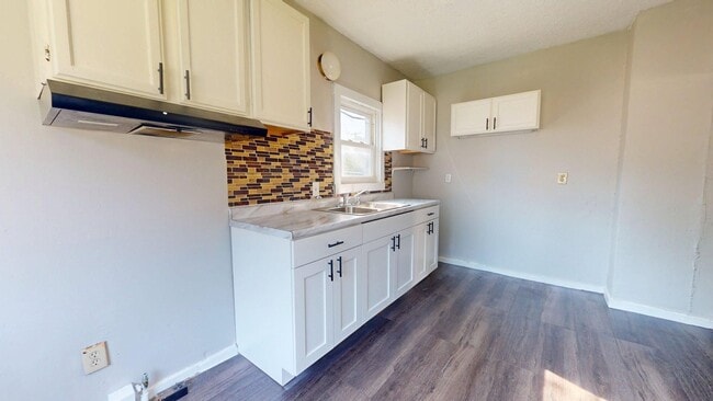 Building Photo - Denison/W.73rd neighborhood - updated 3 be...