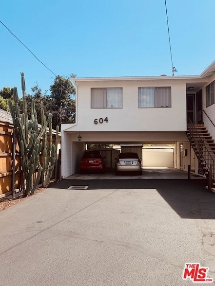 Building Photo - 604 E Windsor Rd